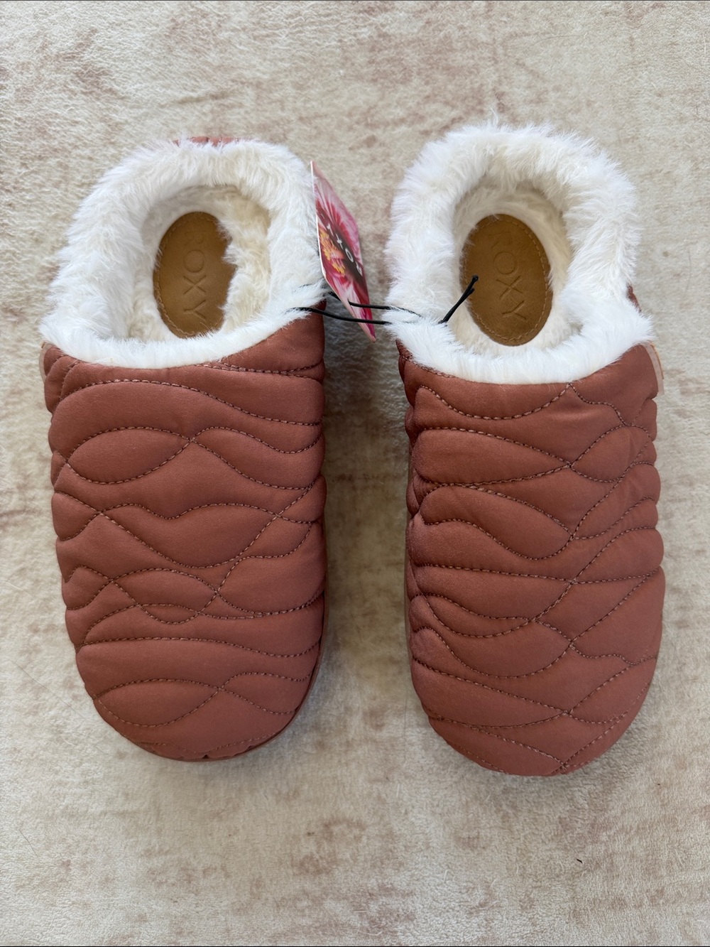 Roxy Quilted Slip-On Slippers in Rust with White Faux Fur Medium